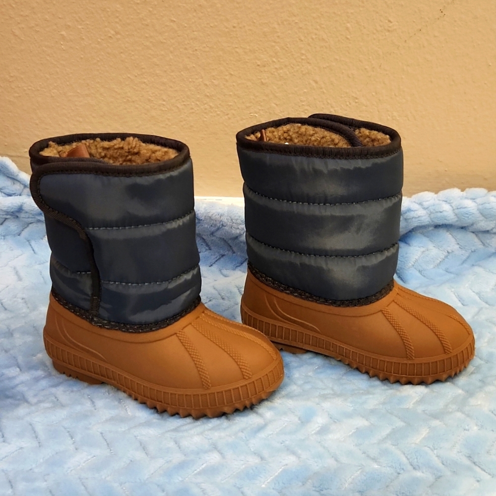 Old Navy Toddler Snow Boots